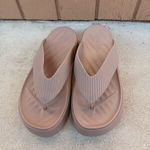 Women's Crocs Size 7 Sandals